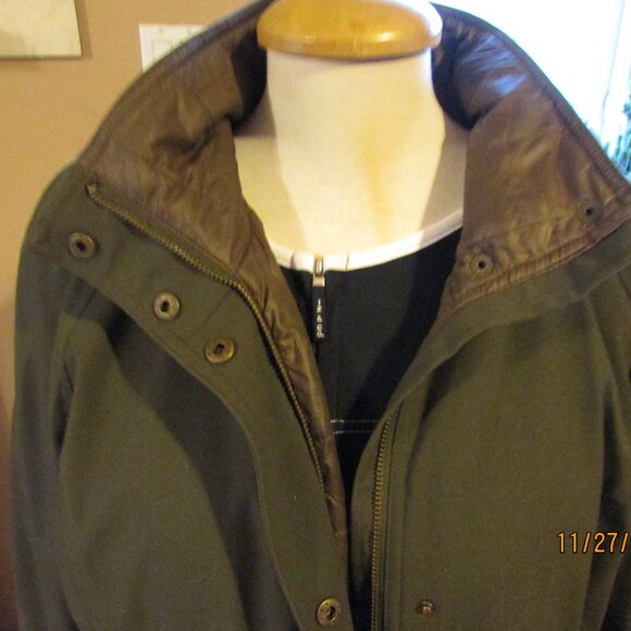 3/4 Kristen Blake trench coat - Picture 2 of 3